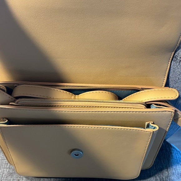 Crossbody - Picture 2 of 7